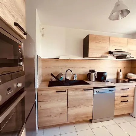 Elsa / P3 + Parking * Nîmes