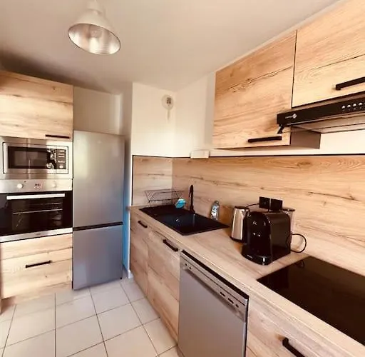 Elsa / P3 + Parking نيم